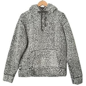 Express Men's Black and White Sherpa Sweater